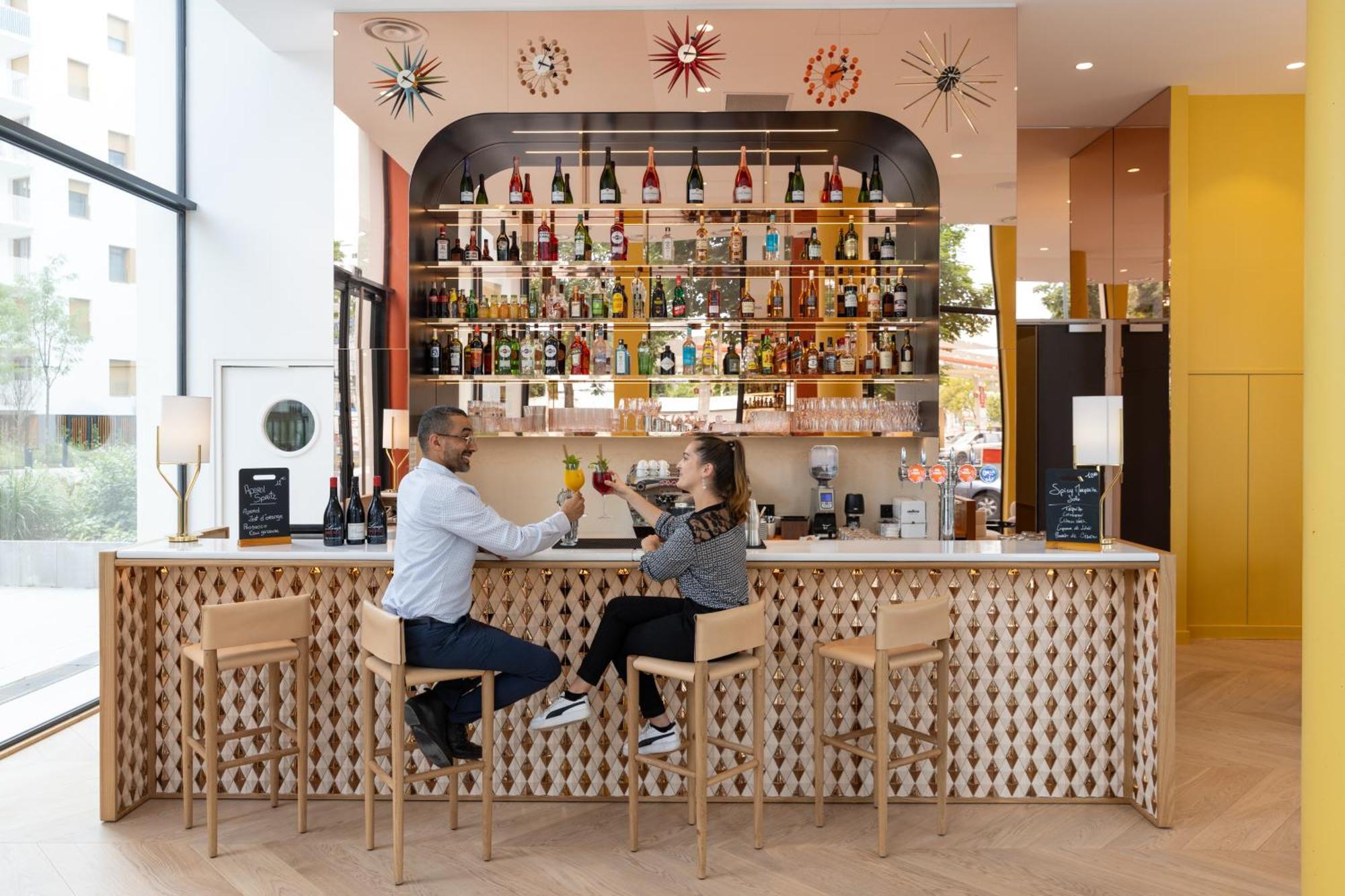 Hotel Kyriad Prestige Paris Asnieres Buitenkant foto
