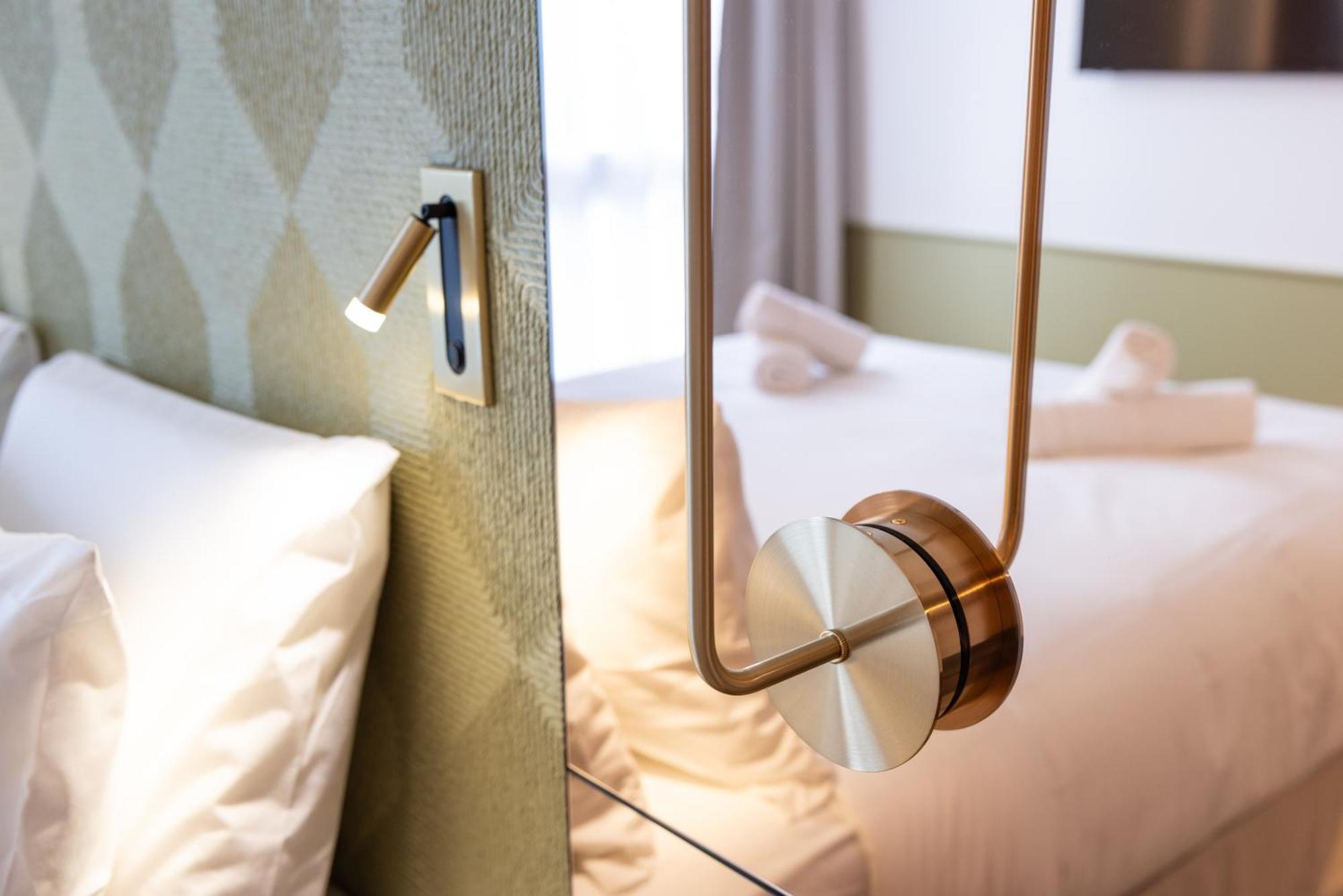 Hotel Kyriad Prestige Paris Asnieres Buitenkant foto