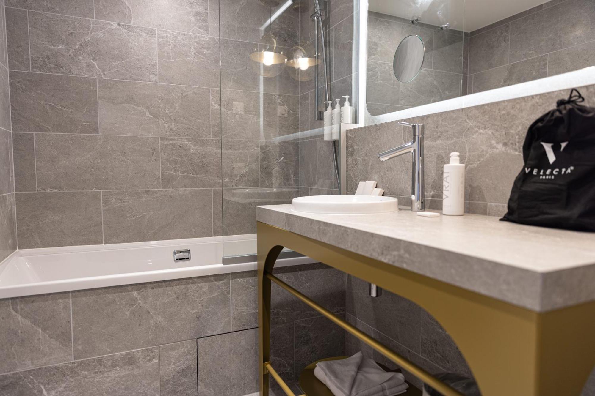 Hotel Kyriad Prestige Paris Asnieres Buitenkant foto